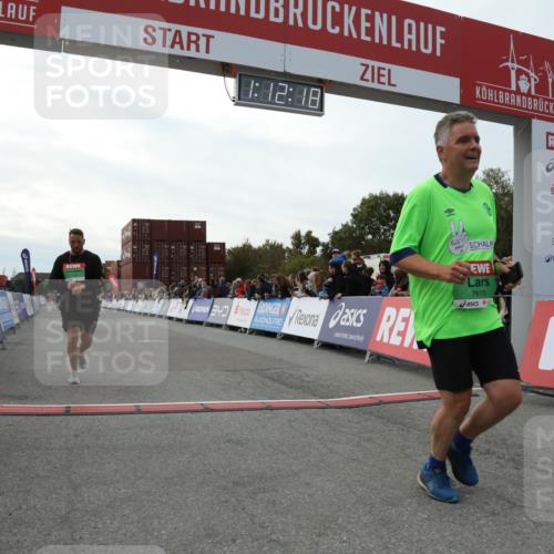 03.10.2025 - Köhlbrandbrückenlauf Yannick Fuchs http://msf.ph/oto/8987807 03.10.2025 16:12:16 Ziel 7404, 7615, 7762, 8088, 8501, 9359 meine-sportfotos.de
