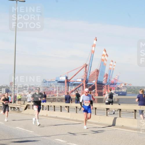 03.10.2025 - Köhlbrandbrückenlauf Matties Gatica Varas http://msf.ph/oto/8987833 03.10.2025 12:32:00 Position 2  meine-sportfotos.de