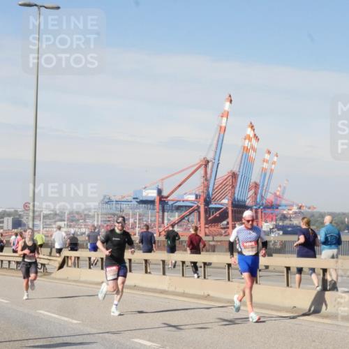 03.10.2025 - Köhlbrandbrückenlauf Matties Gatica Varas http://msf.ph/oto/8987835 03.10.2025 12:32:01 Position 2  meine-sportfotos.de