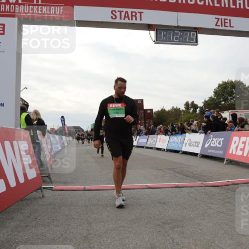 03.10.2025 - Köhlbrandbrückenlauf Yannick Fuchs http://msf.ph/oto/8987836 03.10.2025 16:12:18 Ziel 7615, 7688, 7762, 8501, 9060, 9061, 9359 meine-sportfotos.de