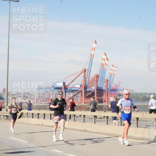 03.10.2025 - Köhlbrandbrückenlauf Matties Gatica Varas http://msf.ph/oto/8987839 03.10.2025 12:32:01 Position 2  meine-sportfotos.de