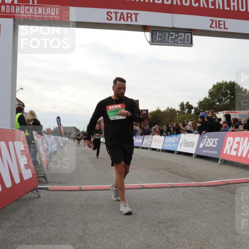 03.10.2025 - Köhlbrandbrückenlauf Yannick Fuchs http://msf.ph/oto/8987842 03.10.2025 16:12:18 Ziel 7615, 7688, 7762, 8501, 9060, 9061, 9359 meine-sportfotos.de