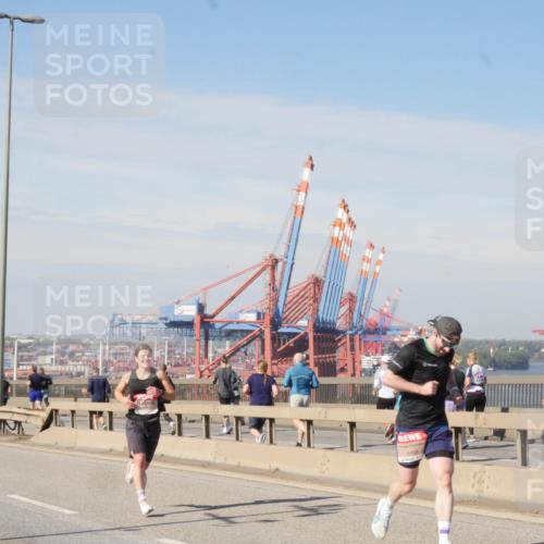 03.10.2025 - Köhlbrandbrückenlauf Matties Gatica Varas http://msf.ph/oto/8987846 03.10.2025 12:32:03 Position 2 6458 meine-sportfotos.de