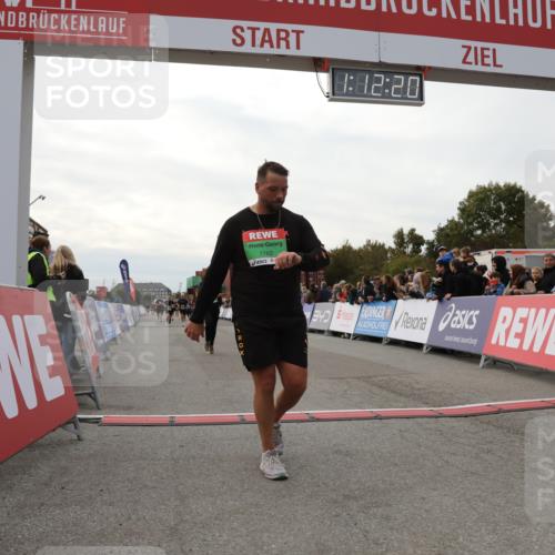 03.10.2025 - Köhlbrandbrückenlauf Yannick Fuchs http://msf.ph/oto/8987849 03.10.2025 16:12:18 Ziel 7615, 7688, 7762, 8501, 9060, 9061, 9359 meine-sportfotos.de