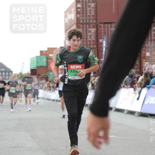 03.10.2025 - Köhlbrandbrückenlauf Yannick Fuchs http://msf.ph/oto/8987864 03.10.2025 16:12:19 Ziel 7615, 7688, 7762, 8501, 9060, 9061, 9359 meine-sportfotos.de