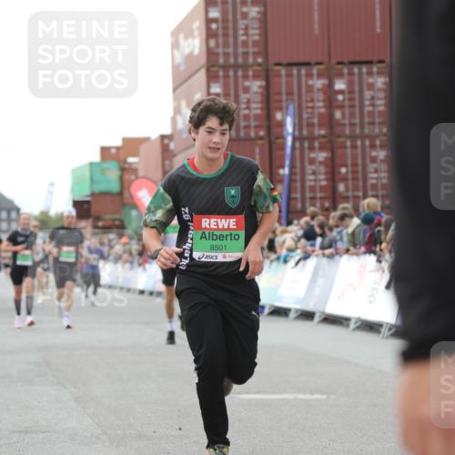 03.10.2025 - Köhlbrandbrückenlauf Yannick Fuchs http://msf.ph/oto/8987870 03.10.2025 16:12:19 Ziel 7615, 7688, 7762, 8501, 9060, 9061, 9359 meine-sportfotos.de