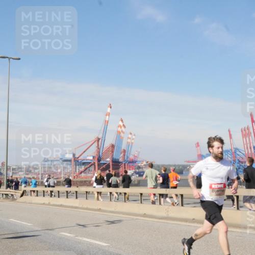 03.10.2025 - Köhlbrandbrückenlauf Matties Gatica Varas http://msf.ph/oto/8987874 03.10.2025 12:32:08 Position 2  meine-sportfotos.de