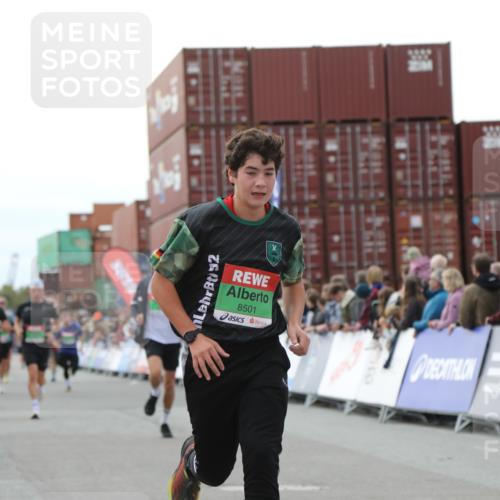 03.10.2025 - Köhlbrandbrückenlauf Yannick Fuchs http://msf.ph/oto/8987875 03.10.2025 16:12:19 Ziel 7615, 7688, 7762, 8501, 9060, 9061, 9359 meine-sportfotos.de
