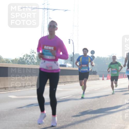 03.10.2025 - Köhlbrandbrückenlauf Luisa Fischer http://msf.ph/oto/8987906 03.10.2025 10:10:54 Position 3 56 meine-sportfotos.de