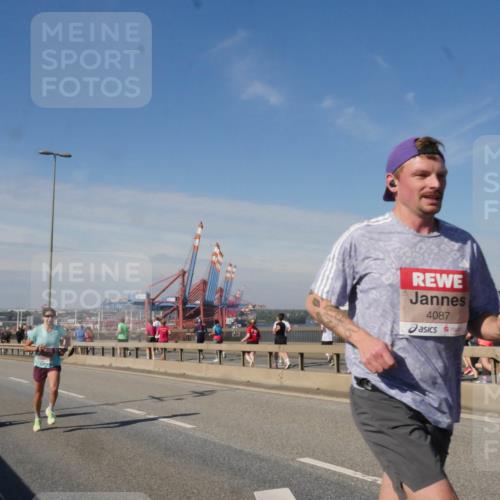 03.10.2025 - Köhlbrandbrückenlauf Matties Gatica Varas http://msf.ph/oto/8987918 03.10.2025 12:32:25 Position 2 4087 meine-sportfotos.de