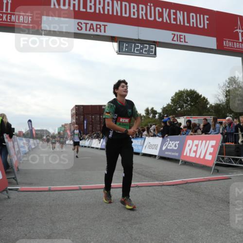 03.10.2025 - Köhlbrandbrückenlauf Yannick Fuchs http://msf.ph/oto/8987920 03.10.2025 16:12:21 Ziel 7654, 7688, 8501, 8901, 9060, 9061, 9359, 9454, 9677 meine-sportfotos.de