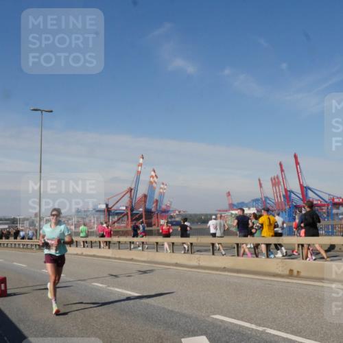 03.10.2025 - Köhlbrandbrückenlauf Matties Gatica Varas http://msf.ph/oto/8987923 03.10.2025 12:32:25 Position 2  meine-sportfotos.de