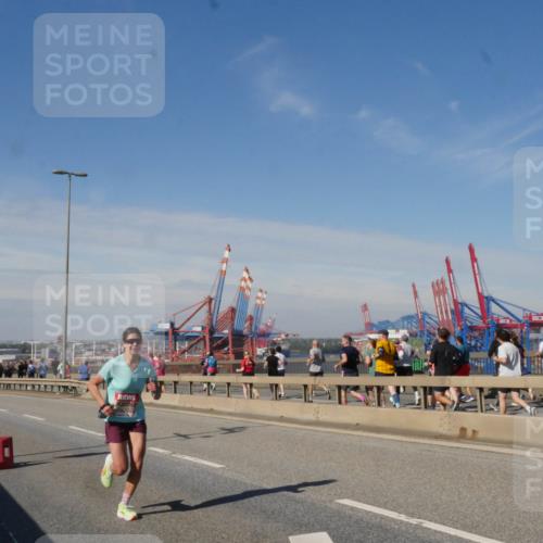 03.10.2025 - Köhlbrandbrückenlauf Matties Gatica Varas http://msf.ph/oto/8987924 03.10.2025 12:32:26 Position 2  meine-sportfotos.de