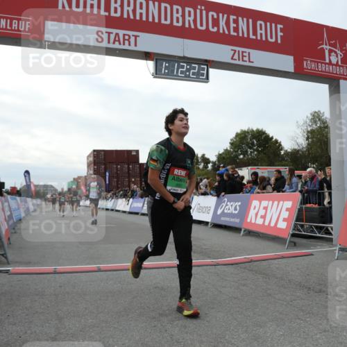 03.10.2025 - Köhlbrandbrückenlauf Yannick Fuchs http://msf.ph/oto/8987925 03.10.2025 16:12:21 Ziel 7654, 7688, 8501, 8901, 9060, 9061, 9359, 9454, 9677 meine-sportfotos.de