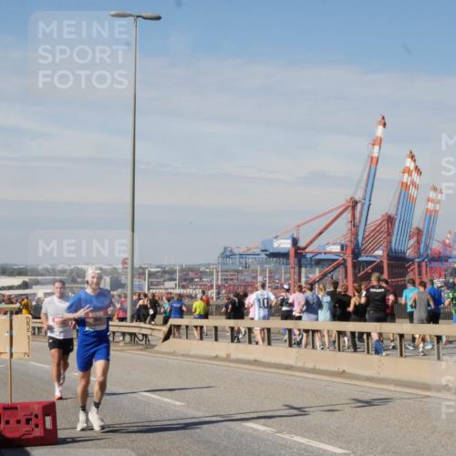 03.10.2025 - Köhlbrandbrückenlauf Matties Gatica Varas http://msf.ph/oto/8987938 03.10.2025 12:32:42 Position 2  meine-sportfotos.de