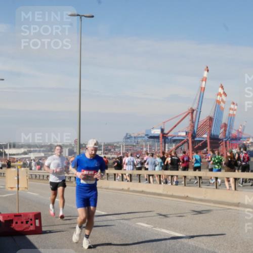 03.10.2025 - Köhlbrandbrückenlauf Matties Gatica Varas http://msf.ph/oto/8987946 03.10.2025 12:32:43 Position 2  meine-sportfotos.de