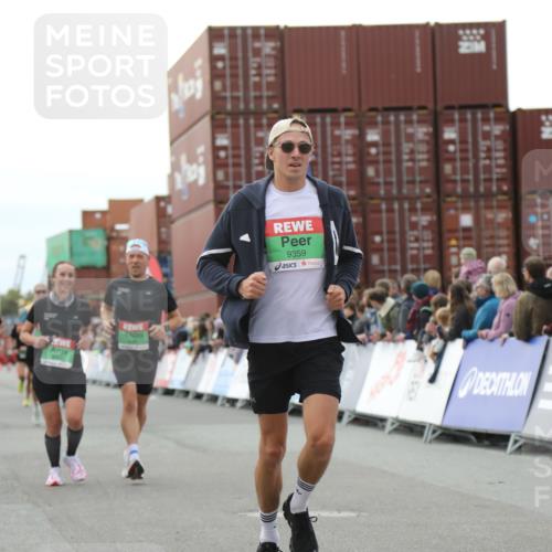 03.10.2025 - Köhlbrandbrückenlauf Yannick Fuchs http://msf.ph/oto/8987954 03.10.2025 16:12:22 Ziel 7654, 7688, 8501, 8901, 9060, 9061, 9359, 9454, 9677 meine-sportfotos.de