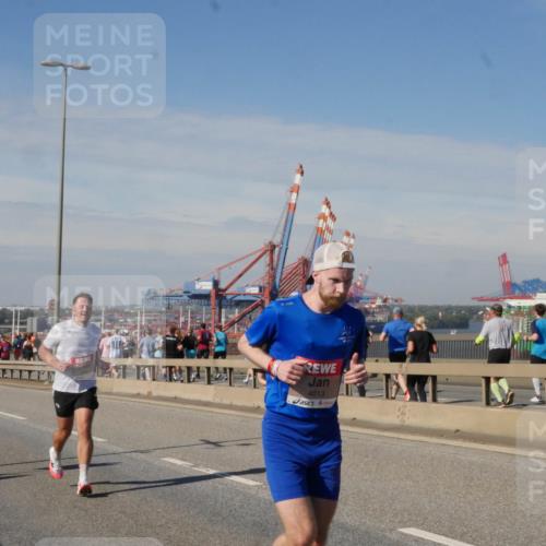 03.10.2025 - Köhlbrandbrückenlauf Matties Gatica Varas http://msf.ph/oto/8987956 03.10.2025 12:32:44 Position 2 184, 4013 meine-sportfotos.de