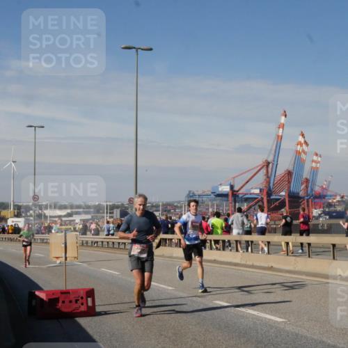03.10.2025 - Köhlbrandbrückenlauf Matties Gatica Varas http://msf.ph/oto/8987976 03.10.2025 12:32:50 Position 2  meine-sportfotos.de