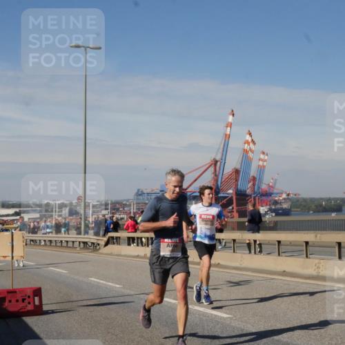 03.10.2025 - Köhlbrandbrückenlauf Matties Gatica Varas http://msf.ph/oto/8987982 03.10.2025 12:32:51 Position 2 12, 2 meine-sportfotos.de