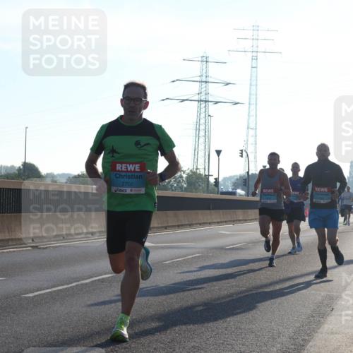 03.10.2025 - Köhlbrandbrückenlauf Luisa Fischer http://msf.ph/oto/8987995 03.10.2025 10:10:59 Position 3 2702, 1 meine-sportfotos.de