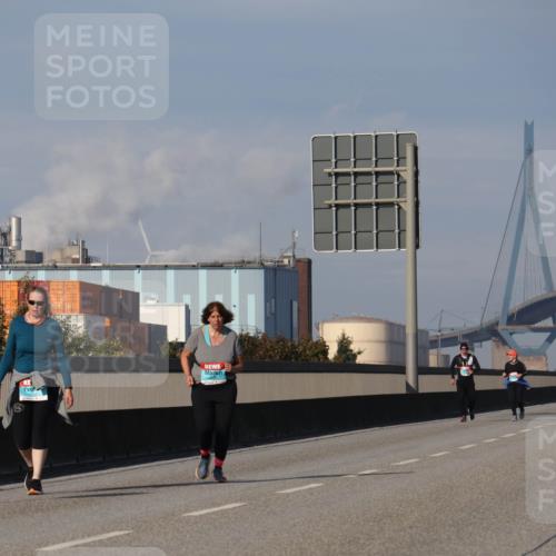 03.10.2025 - Köhlbrandbrückenlauf Luisa Fischer http://msf.ph/oto/8988002 03.10.2025 11:23:39 Position 3  meine-sportfotos.de