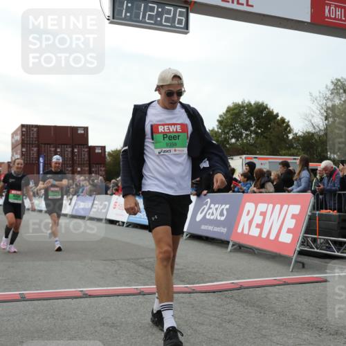 03.10.2025 - Köhlbrandbrückenlauf Yannick Fuchs http://msf.ph/oto/8988016 03.10.2025 16:12:24 Ziel 7654, 7688, 8501, 8901, 9060, 9061, 9359, 9454, 9677 meine-sportfotos.de