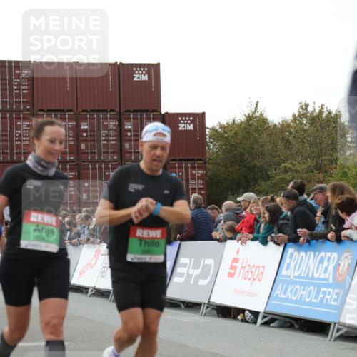 03.10.2025 - Köhlbrandbrückenlauf Yannick Fuchs http://msf.ph/oto/8988026 03.10.2025 16:12:25 Ziel 7203, 7654, 7688, 8901, 9060, 9061, 9359, 9454, 9677, 9706 meine-sportfotos.de