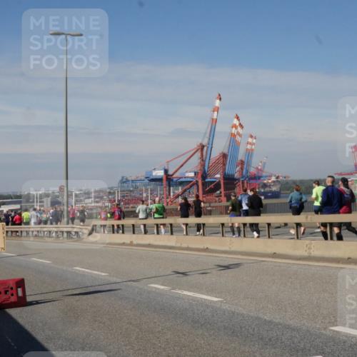 03.10.2025 - Köhlbrandbrückenlauf Matties Gatica Varas http://msf.ph/oto/8988034 03.10.2025 12:32:58 Position 2  meine-sportfotos.de