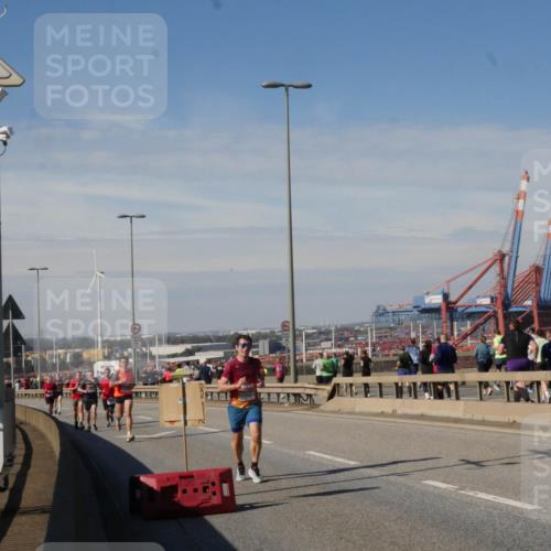 03.10.2025 - Köhlbrandbrückenlauf Matties Gatica Varas http://msf.ph/oto/8988038 03.10.2025 12:33:02 Position 2 128328 meine-sportfotos.de