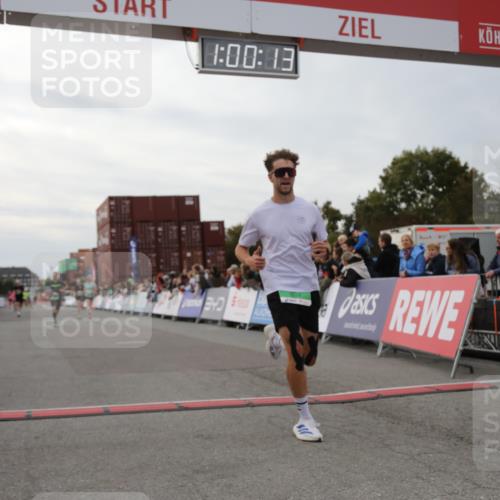 03.10.2025 - Köhlbrandbrückenlauf Yannick Fuchs http://msf.ph/oto/8988039 03.10.2025 16:00:11 Ziel 7103, 7106, 7233, 7271, 7329, 7598, 9314 meine-sportfotos.de