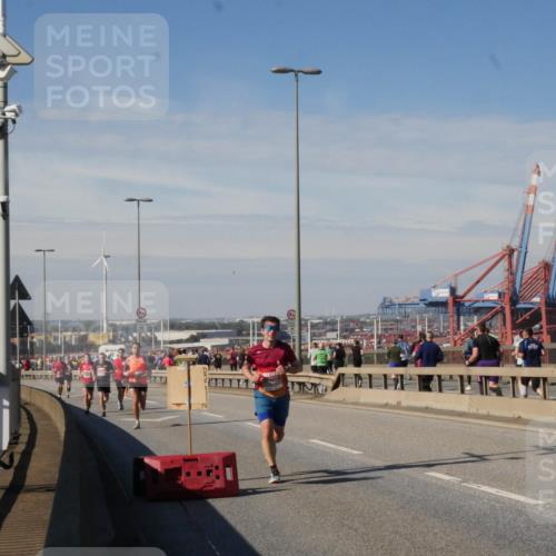 03.10.2025 - Köhlbrandbrückenlauf Matties Gatica Varas http://msf.ph/oto/8988042 03.10.2025 12:33:02 Position 2  meine-sportfotos.de