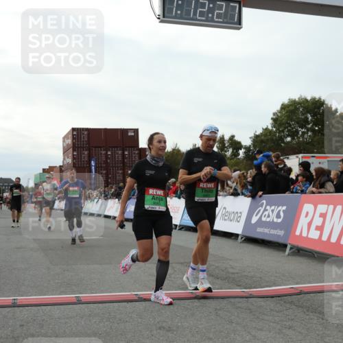 03.10.2025 - Köhlbrandbrückenlauf Yannick Fuchs http://msf.ph/oto/8988046 03.10.2025 16:12:25 Ziel 7203, 7654, 7688, 8901, 9060, 9061, 9359, 9454, 9677, 9706 meine-sportfotos.de