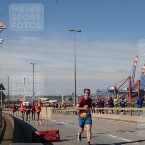 03.10.2025 - Köhlbrandbrückenlauf Matties Gatica Varas http://msf.ph/oto/8988047 03.10.2025 12:33:03 Position 2  meine-sportfotos.de