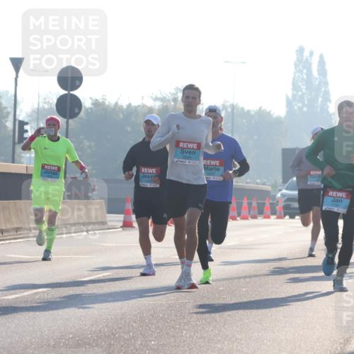 03.10.2025 - Köhlbrandbrückenlauf Luisa Fischer http://msf.ph/oto/8988056 03.10.2025 10:11:04 Position 3 3209, 1057, 1062, 1187 meine-sportfotos.de