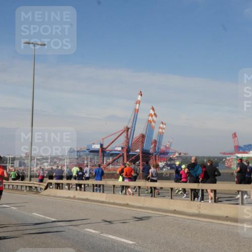 03.10.2025 - Köhlbrandbrückenlauf Matties Gatica Varas http://msf.ph/oto/8988058 03.10.2025 12:33:05 Position 2  meine-sportfotos.de