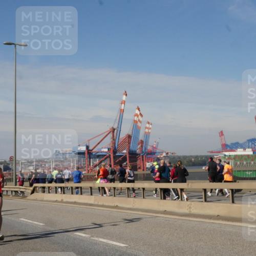 03.10.2025 - Köhlbrandbrückenlauf Matties Gatica Varas http://msf.ph/oto/8988061 03.10.2025 12:33:05 Position 2  meine-sportfotos.de