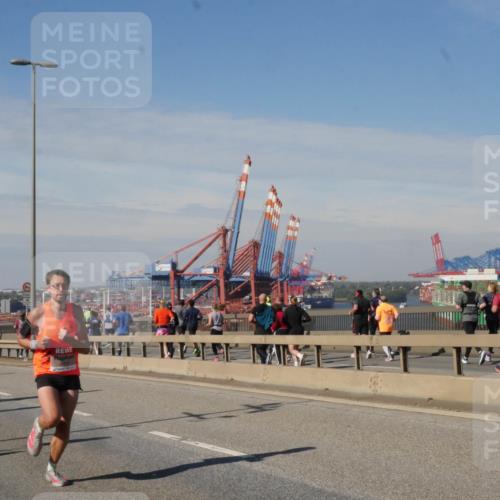 03.10.2025 - Köhlbrandbrückenlauf Matties Gatica Varas http://msf.ph/oto/8988069 03.10.2025 12:33:06 Position 2  meine-sportfotos.de