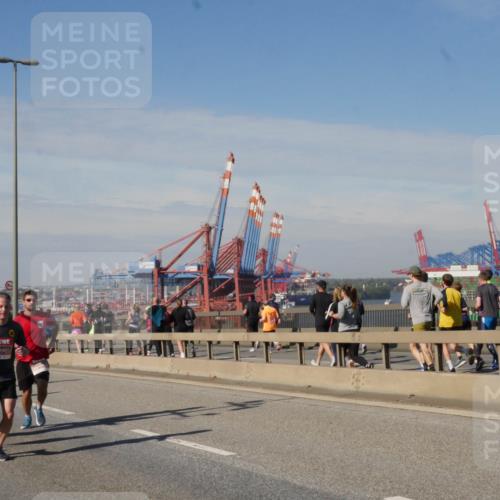 03.10.2025 - Köhlbrandbrückenlauf Matties Gatica Varas http://msf.ph/oto/8988085 03.10.2025 12:33:08 Position 2  meine-sportfotos.de
