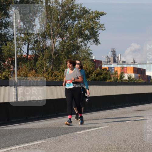 03.10.2025 - Köhlbrandbrückenlauf Luisa Fischer http://msf.ph/oto/8988112 03.10.2025 11:23:47 Position 3  meine-sportfotos.de