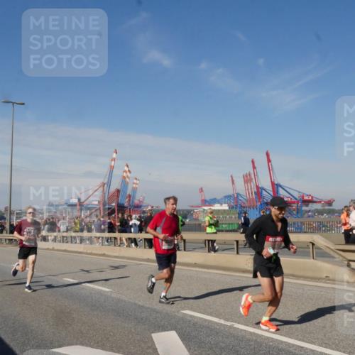 03.10.2025 - Köhlbrandbrückenlauf Matties Gatica Varas http://msf.ph/oto/8988119 03.10.2025 12:33:14 Position 2  meine-sportfotos.de