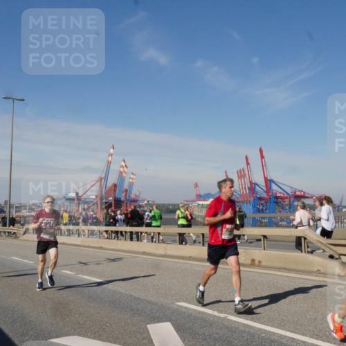 03.10.2025 - Köhlbrandbrückenlauf Matties Gatica Varas http://msf.ph/oto/8988123 03.10.2025 12:33:14 Position 2  meine-sportfotos.de