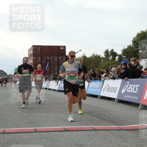 03.10.2025 - Köhlbrandbrückenlauf Yannick Fuchs http://msf.ph/oto/8988133 03.10.2025 16:12:29 Ziel 7203, 7502, 7654, 7688, 8901, 9060, 9061, 9454, 9677, 9706 meine-sportfotos.de