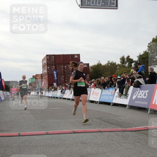 03.10.2025 - Köhlbrandbrückenlauf Yannick Fuchs http://msf.ph/oto/8988147 03.10.2025 16:00:18 Ziel 7027, 7105, 7233, 7271, 7276, 7301, 7598 meine-sportfotos.de