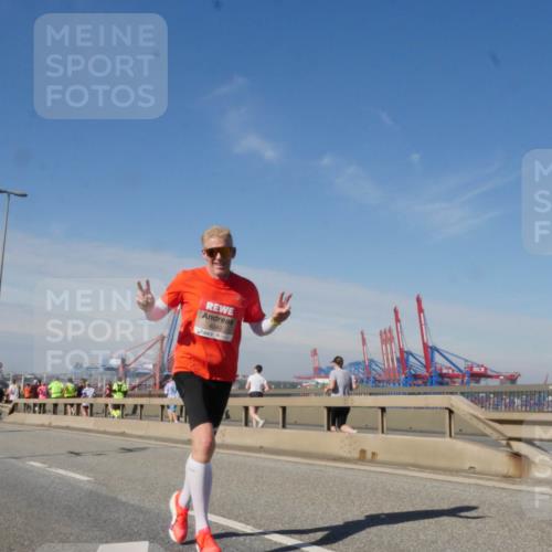 03.10.2025 - Köhlbrandbrückenlauf Matties Gatica Varas http://msf.ph/oto/8988149 03.10.2025 12:33:28 Position 2 174, 4040 meine-sportfotos.de
