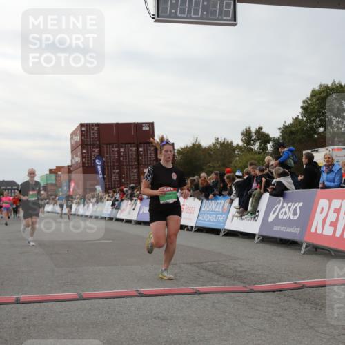 03.10.2025 - Köhlbrandbrückenlauf Yannick Fuchs http://msf.ph/oto/8988151 03.10.2025 16:00:18 Ziel 7027, 7105, 7233, 7271, 7276, 7301, 7598 meine-sportfotos.de
