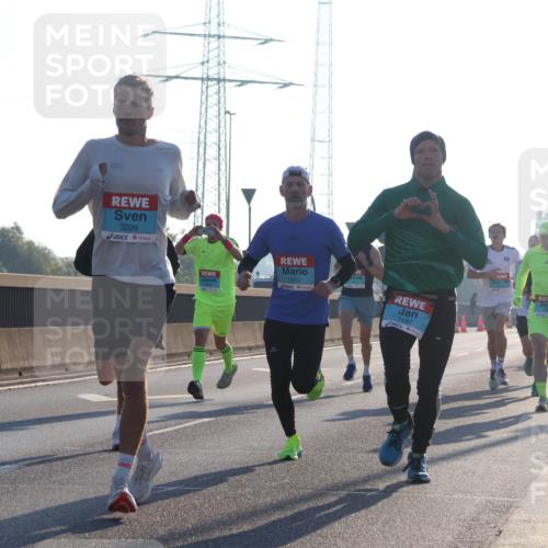 03.10.2025 - Köhlbrandbrückenlauf Luisa Fischer http://msf.ph/oto/8988152 03.10.2025 10:11:09 Position 3 3209, 1057, 1187 meine-sportfotos.de