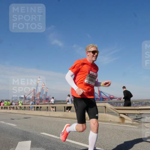 03.10.2025 - Köhlbrandbrückenlauf Matties Gatica Varas http://msf.ph/oto/8988153 03.10.2025 12:33:29 Position 2 1, 4040 meine-sportfotos.de