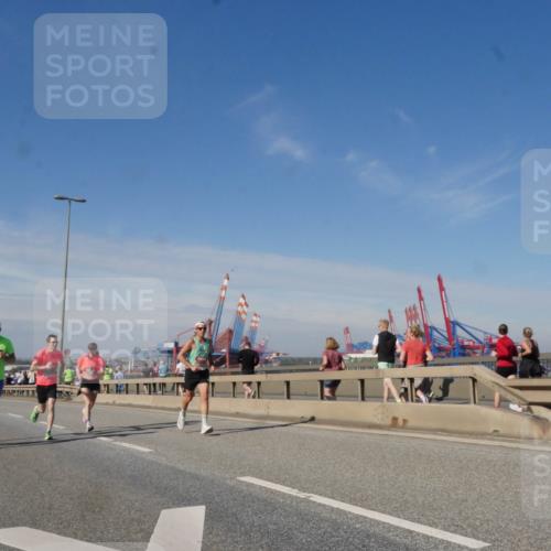03.10.2025 - Köhlbrandbrückenlauf Matties Gatica Varas http://msf.ph/oto/8988155 03.10.2025 12:33:32 Position 2  meine-sportfotos.de