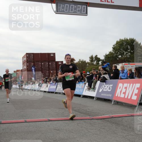 03.10.2025 - Köhlbrandbrückenlauf Yannick Fuchs http://msf.ph/oto/8988156 03.10.2025 16:00:18 Ziel 7027, 7105, 7233, 7271, 7276, 7301, 7598 meine-sportfotos.de